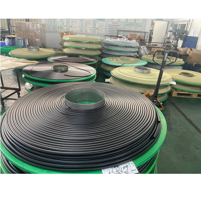 Customized SAE J30 R6 R7 R9 R11 R12 R13 R14  Low Permeation Fuel Diesel Line Rubber Hose tubes 